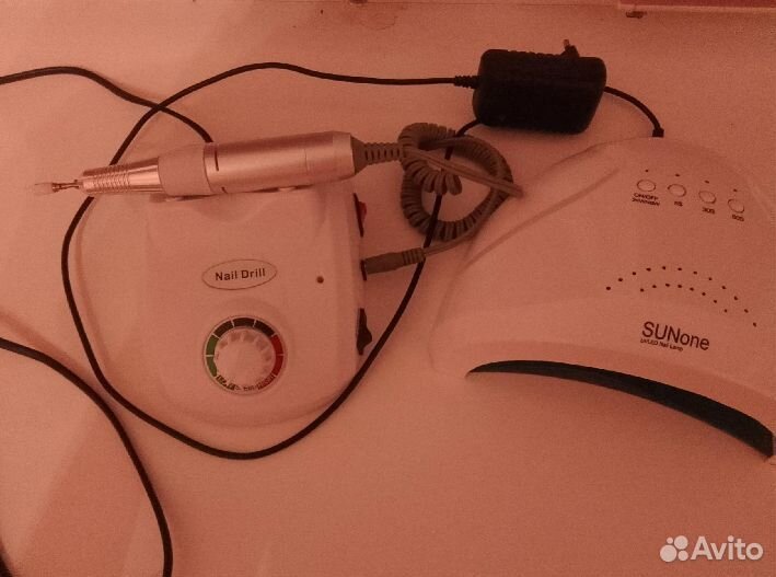 Лампа и аппарат для маникюра