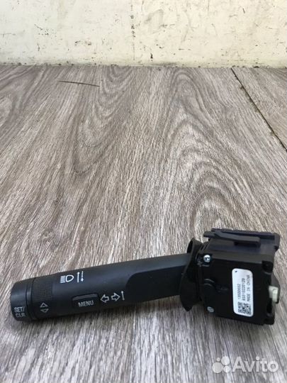 Переключатель поворотов Opel Insignia