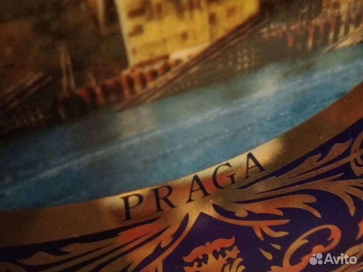 Настенная тарелка