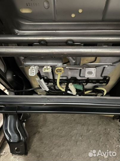 Передние сиденья субару легаси