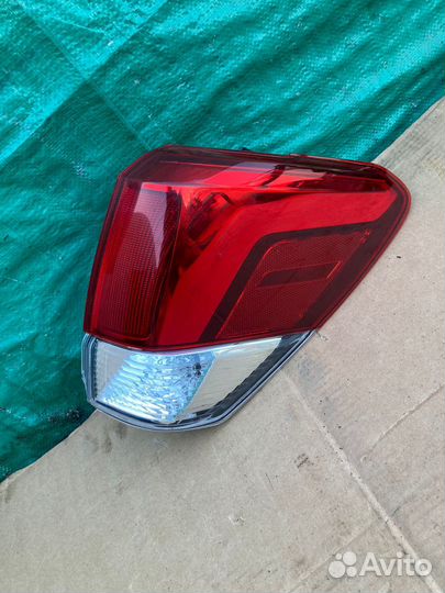 Фонарь задний правый Subaru Forester S14 2019+
