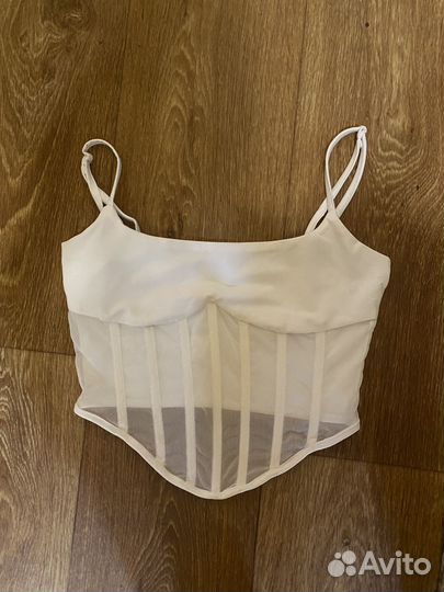 Белый корсетный топ