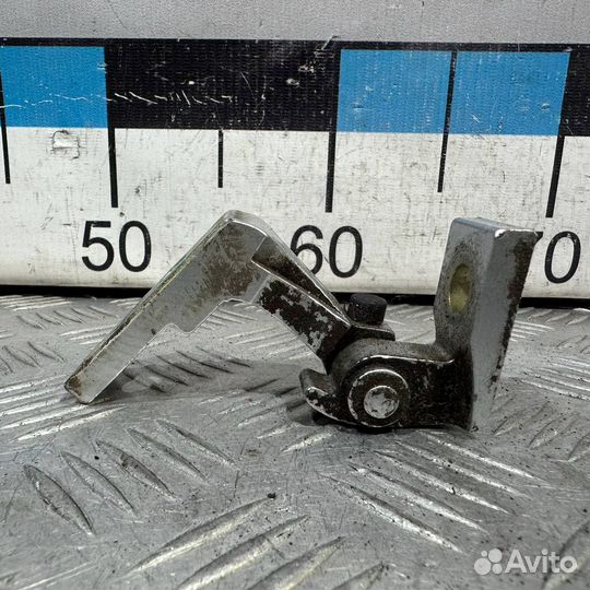 Б/У Петля двери перед/зад левая верхняя#002