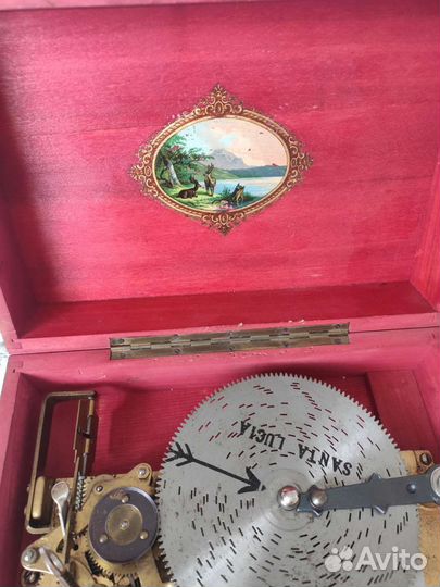 Музыкальная шкатулка полифон