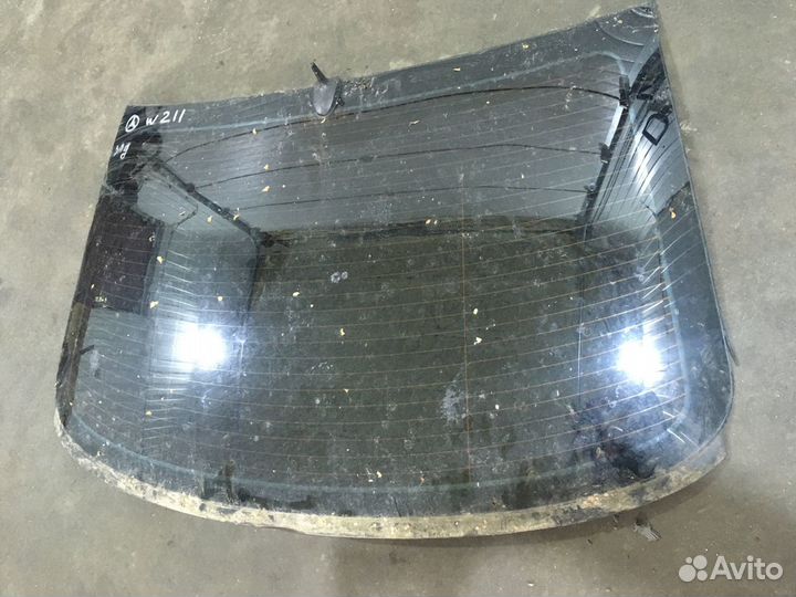 Мерседес E-Класс Стекло заднее