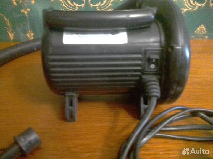 Компрессор для надува матрасов, кругов и пр