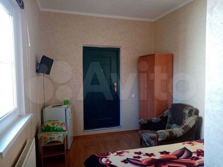 Комната 15 м² в 4-к., 2/2 эт.