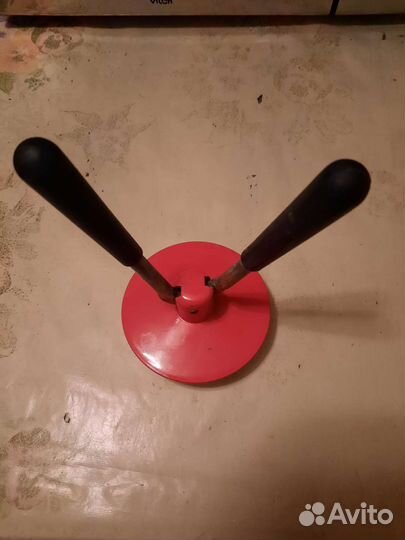 Закаточная машинка для консервирования банок