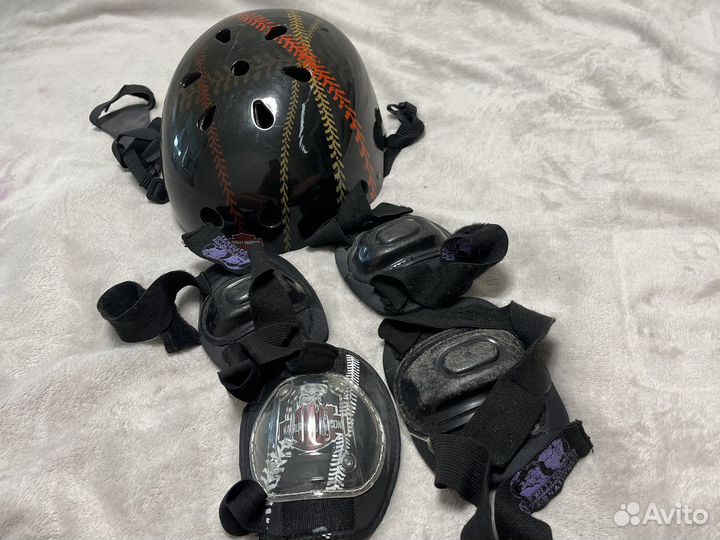 Защита на локти колени и шлем