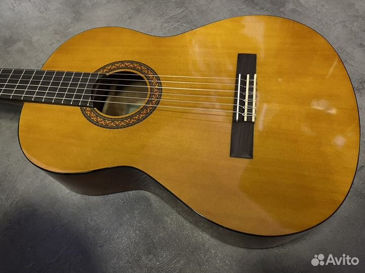 Классическая гитара Yamaha C40