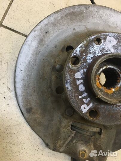 Поворотный кулак правый Ваз LADA Priora 2172 21126