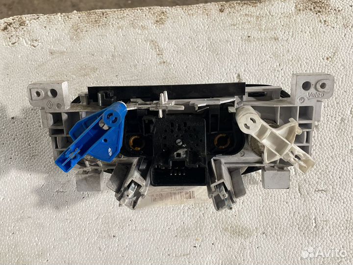 Блок управления отопителем Renault 6001551698