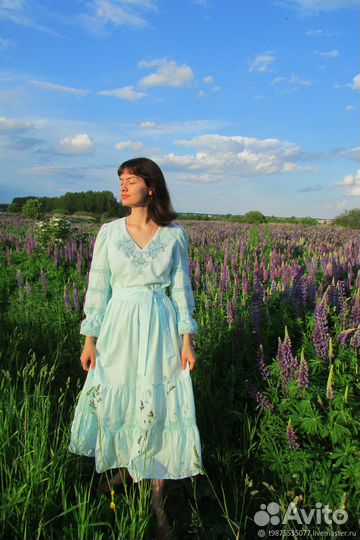 Платье льняное мятное с вышивкой