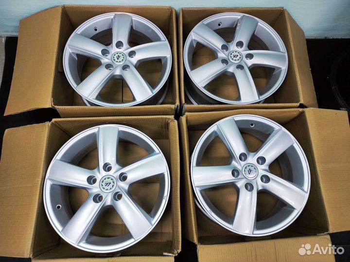 Новые Top driver r16/5*114.3/et 45/dia 67.1