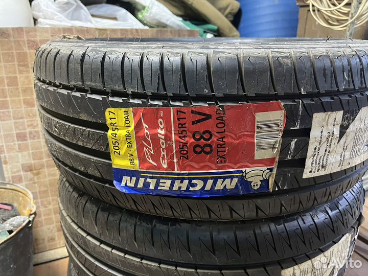 Michelin Pilot Exalto PE2 205/45 R17 88