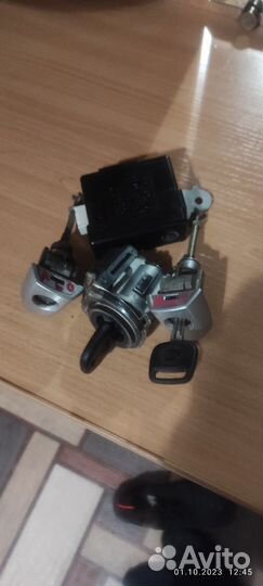 Комплект личинок замков Тойота Аллион Премио 240