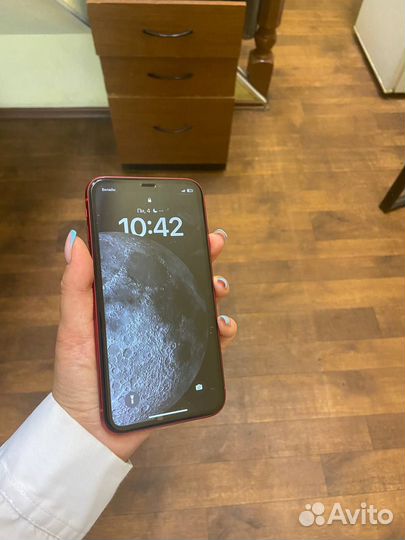 Телефон iPhone 11