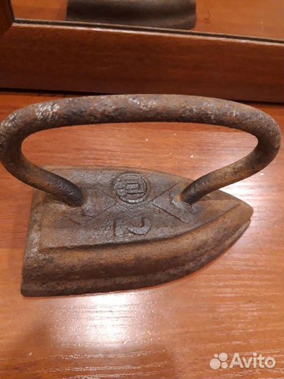 Утюги чугунные старинные