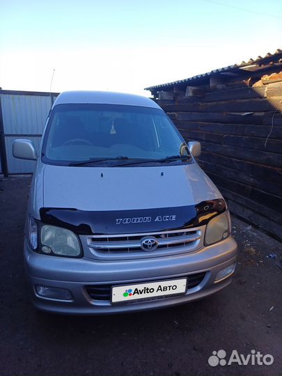 Toyota Town Ace Noah 2.0 AT, 2001, 350 000 км