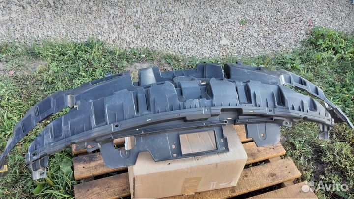 Усилитель переднего бампера Renault Fluence