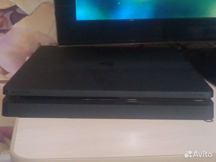 Playstation 4 slim