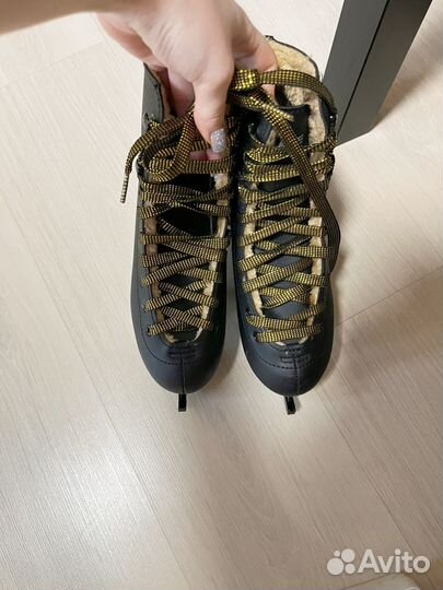 Коньки фигурные новые 38 размер