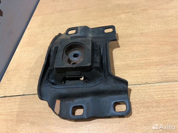 Подушка двигателя Мазда 3 BL 2,0 LF17