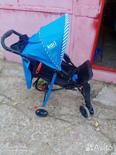 Продам детскую коляску трость