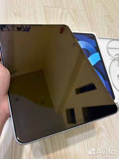 iPad Air 4 Wi-Fi + Cellular