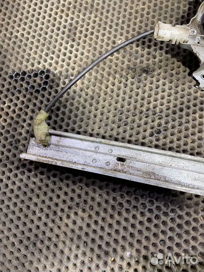 Стеклоподъёмник задний левый Nissan Qashqai J10