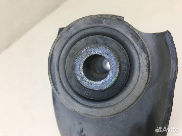 Рычаг передний правый LADA Largus 2012