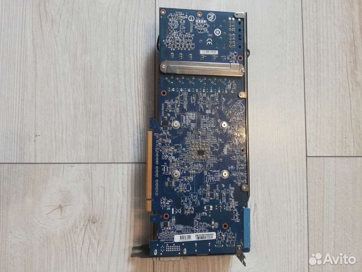 Gigabyte R9 200 3Gb ddr5