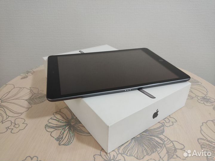 iPad 8 2020 (8 поколения / 32GB)