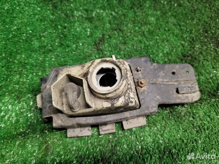 Повторитель поворотов правый на Nissan Gloria