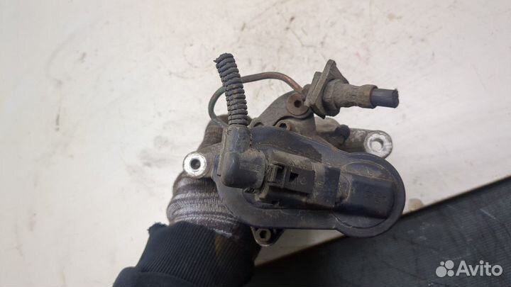 Суппорт правый задний Volkswagen Passat 6