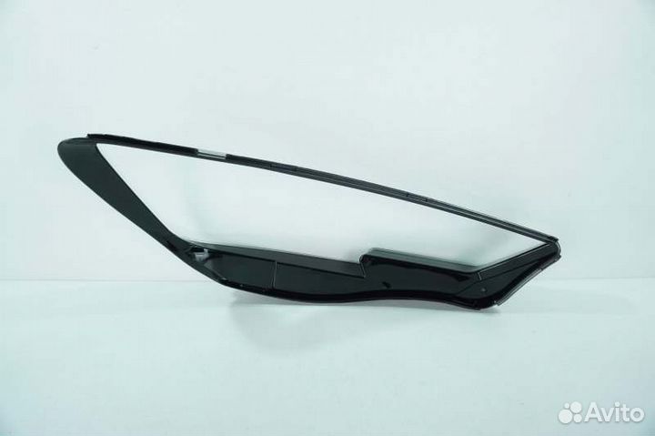 Стекло фары левое Audi A4 B9 2015-2020