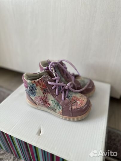Обувь на девочку