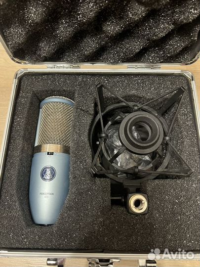 Студийный микрофон akg