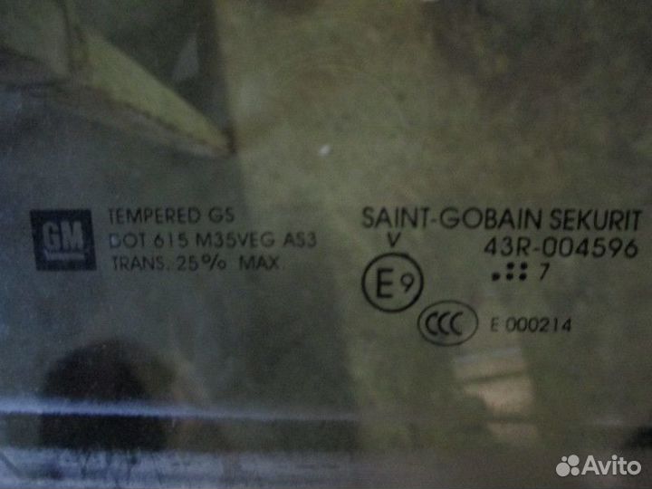 Стекло двери задней правой Cadillac SRX 2003-2009