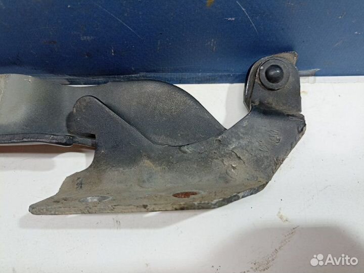 Петля капота правая Fiat Albea седан 1.4 2011