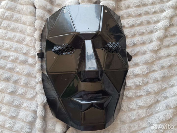 Маска из игры в кальмара