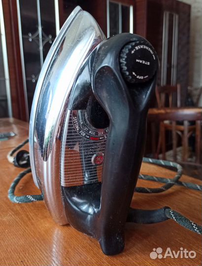 Винтажный паровой утюг General Electric