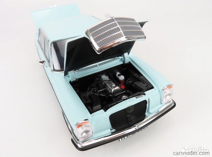 1/18 1968 Mercedes 200/8 W115 Norev