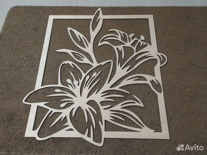 Панно лилии