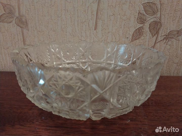 Хрустальные вазы,соусницы и рюмки СССР