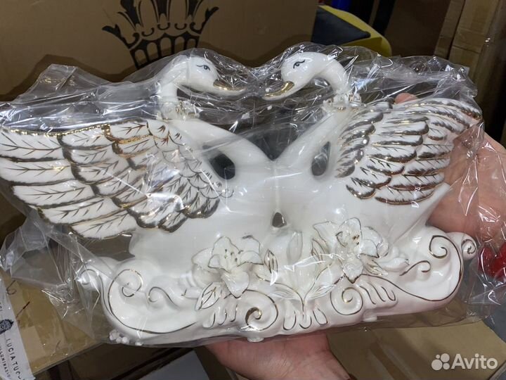 Лебедь фарфорвая,китай