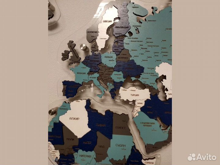 Карта мира из дерева на стену