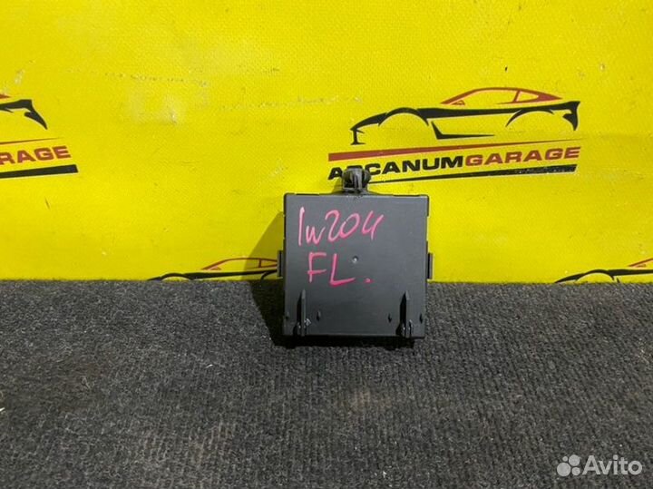 Блок управления двери передний левый Mercedes 204