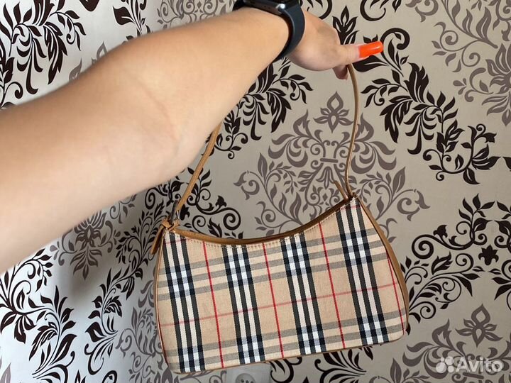 Cумка под burberry