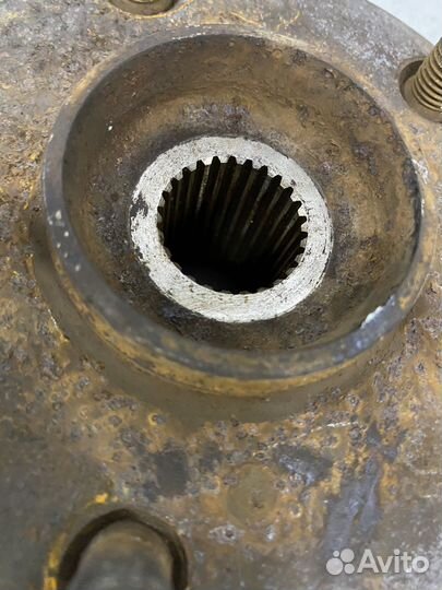 Ступица и кулак передний левый camry 40